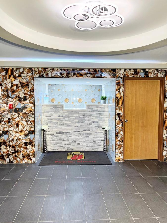 Super 8 by Wyndham Peoria Motel Bagian luar foto